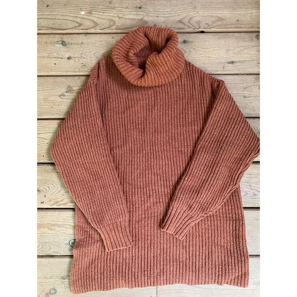 FREE PEOPLE turtleneck ribbed knit oversized rust/burnt orange sweater small - Picture 4 of 11